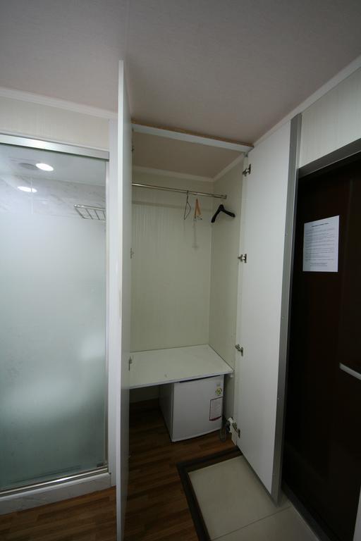 Chloe Hostel Seoul Exteriör bild
